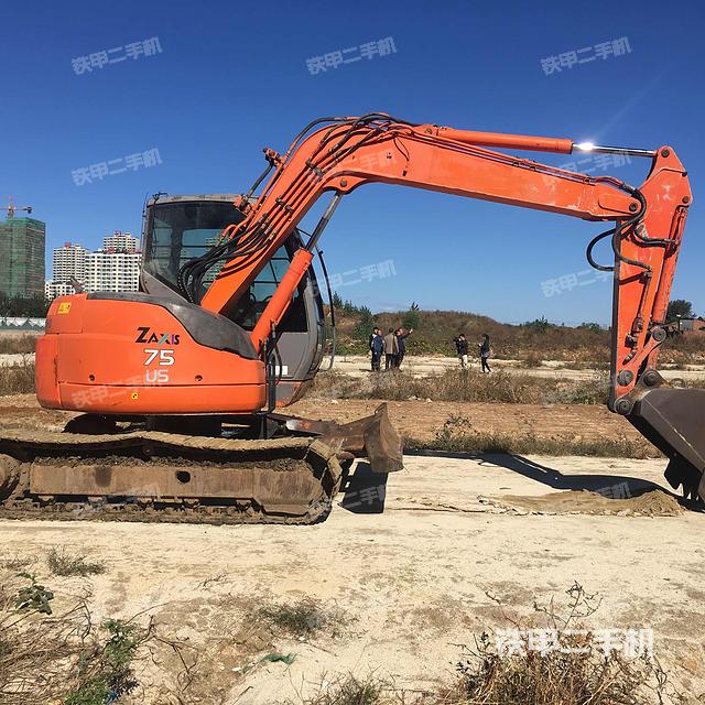 日立zx75us挖掘机