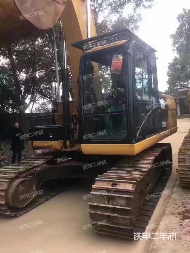 卡特彼勒320D2液压挖掘机