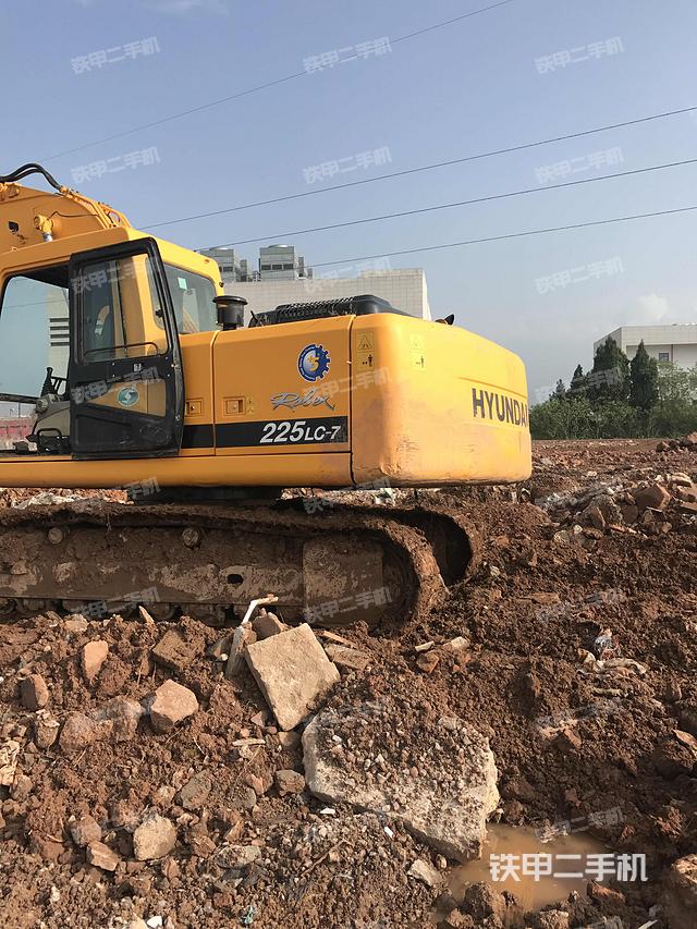 现代r225lc-7挖掘机