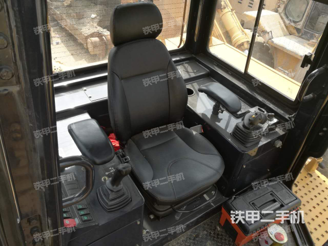 山工sem816推土机