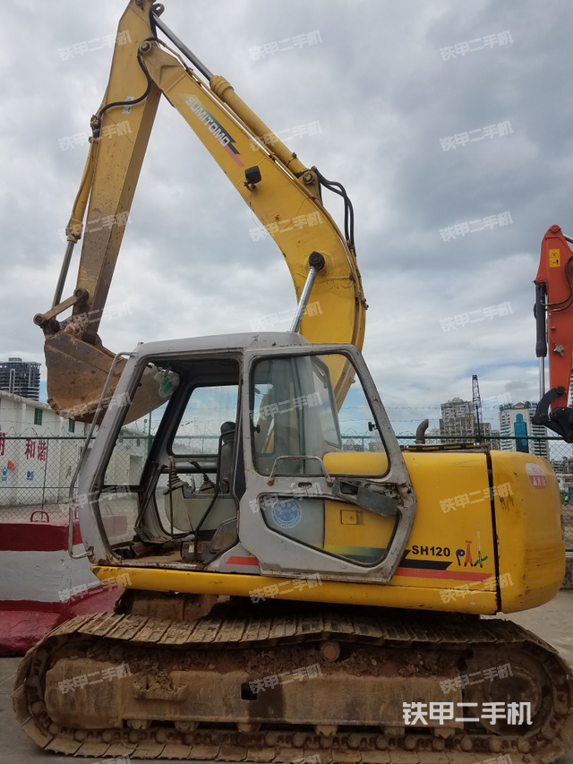 住友sh120a1挖掘机