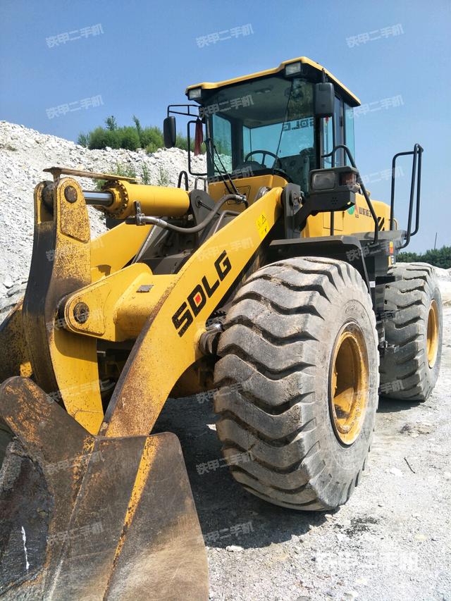 山东临工lg953n节能型装载机