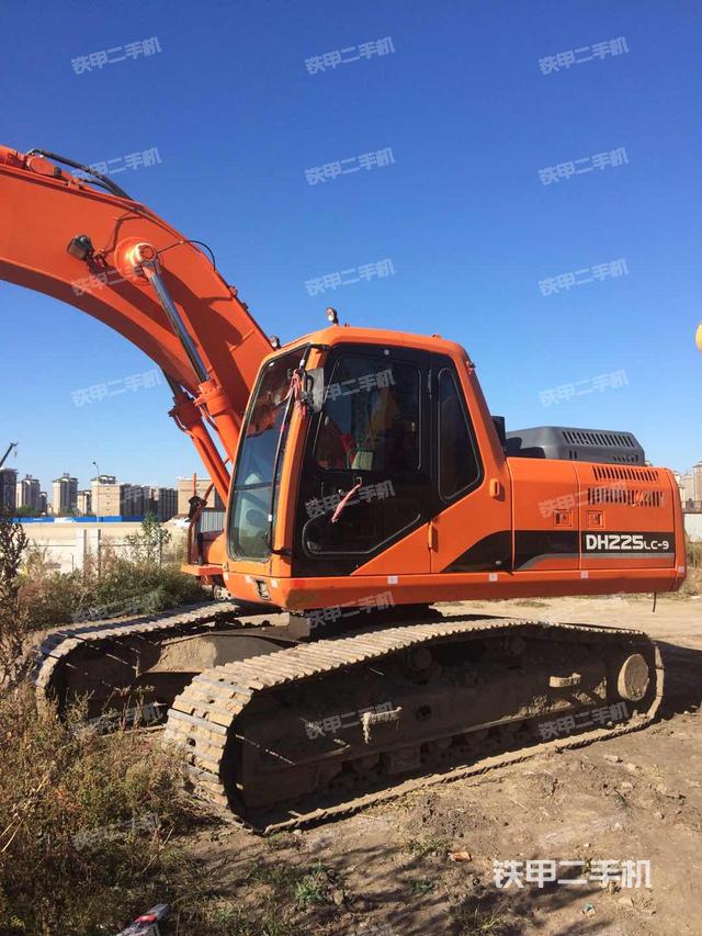 斗山dh225lc9挖掘机