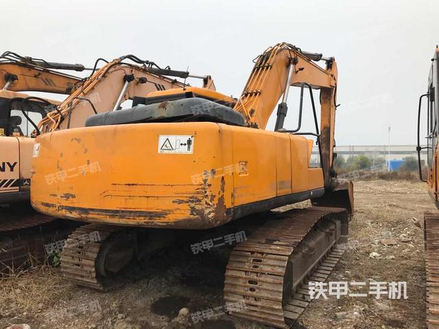 三一重工SY215C-8挖掘机