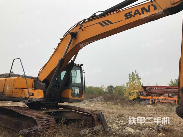 三一重工SY235C-8挖掘机