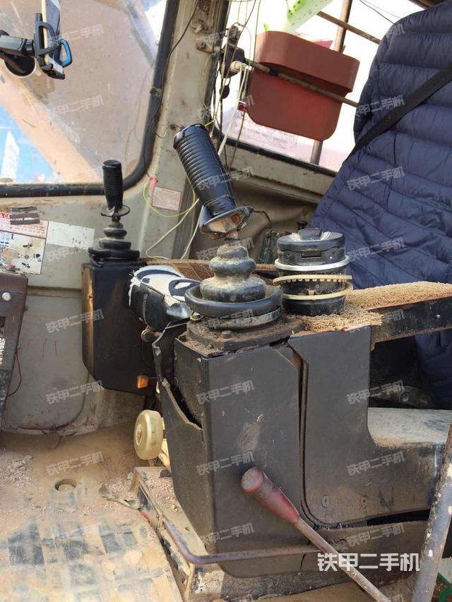 肇庆二手加藤HD700VII挖掘机价格_katoHD70