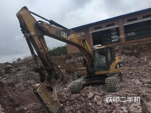 布依族苗族自治州二手卡特彼勒320D挖掘机价