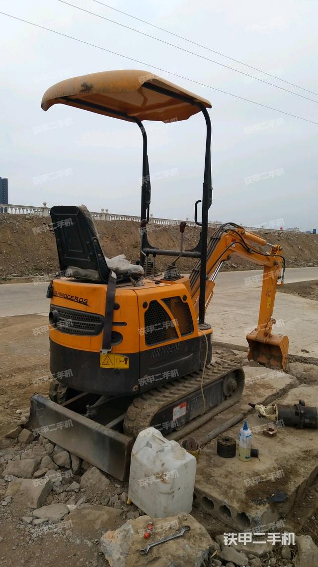 犀牛重工xn08挖掘机