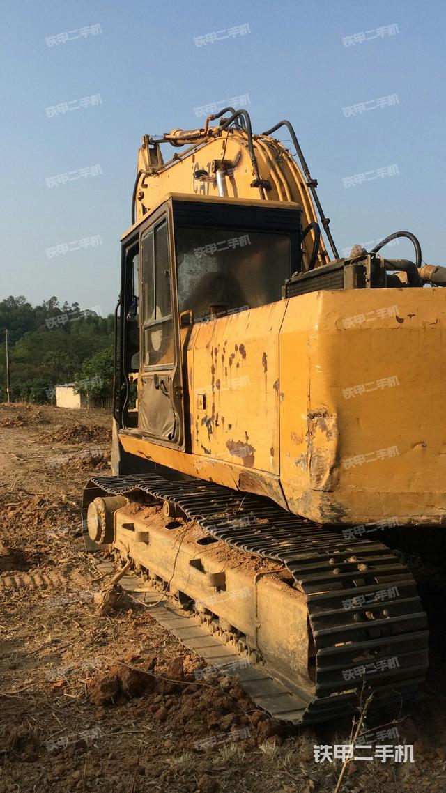 卡特彼勒e200b挖掘机