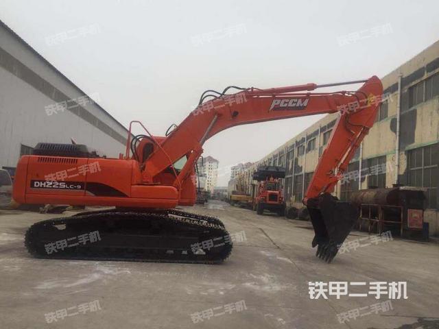 斗山DH225-9挖掘机