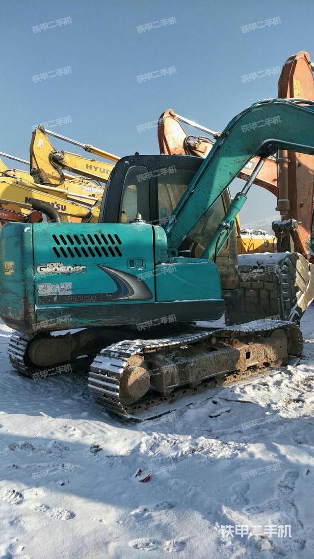 神钢sk75-8挖掘机