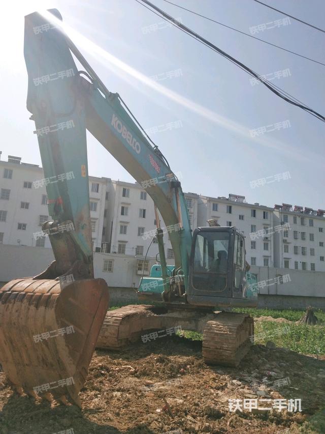 神钢SK210LC-8挖掘机