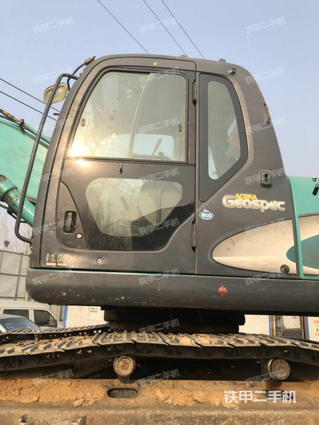 神钢sk330-8挖掘机