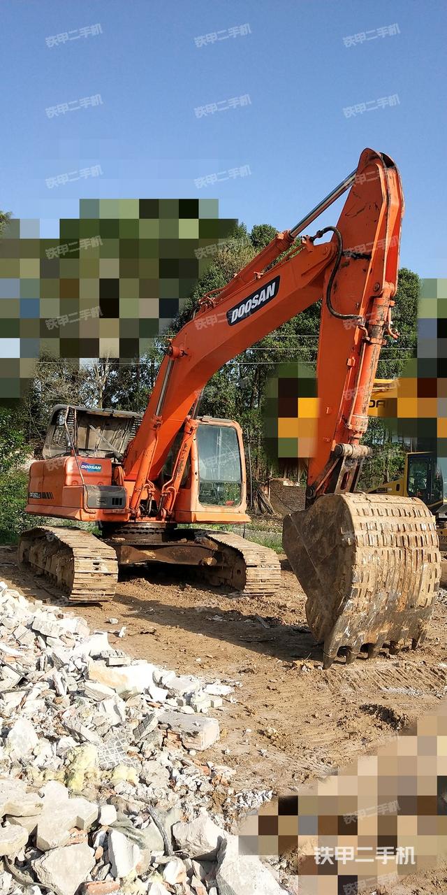 斗山dx260lc挖掘机