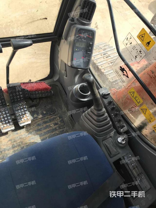 日立ZX120挖掘机
