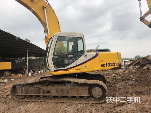 加藤hd1023iii挖掘机