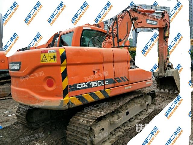 斗山dx120挖掘机