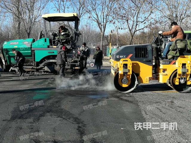 福格勒super13002瀝青攤鋪機