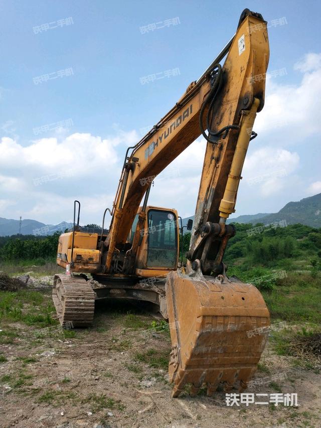 现代r225lc-7挖掘机