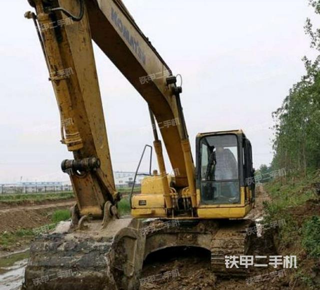 小松PC200-7挖掘机