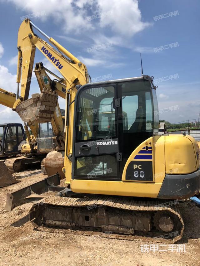 小松pc56-7挖掘机