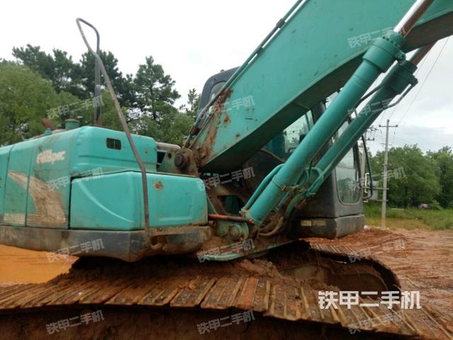 神钢SK200超8挖掘机