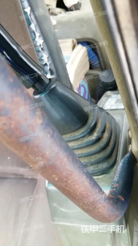 座椅左侧控制台/音响/含左手柄（驾驶室部分）