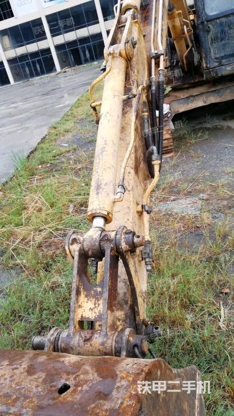 小臂整体左后（工作和回转装置）