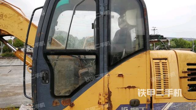  驾驶室正侧（驾驶室部分）