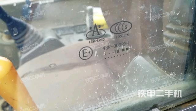 后窗玻璃角标（驾驶室部分）