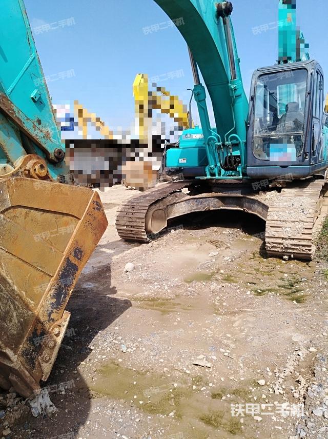 神钢sk260lc-8挖掘机