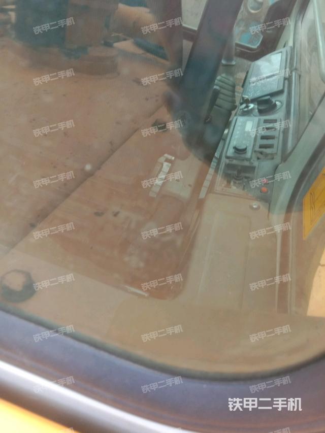 后窗玻璃角标（驾驶室部分）