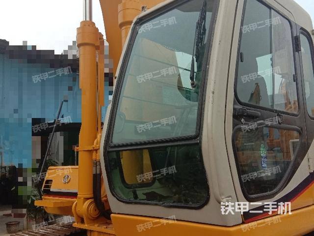 驾驶室左前45度（驾驶室部分）