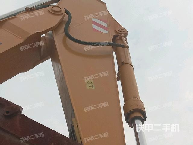 小臂整体左后（工作和回转装置）