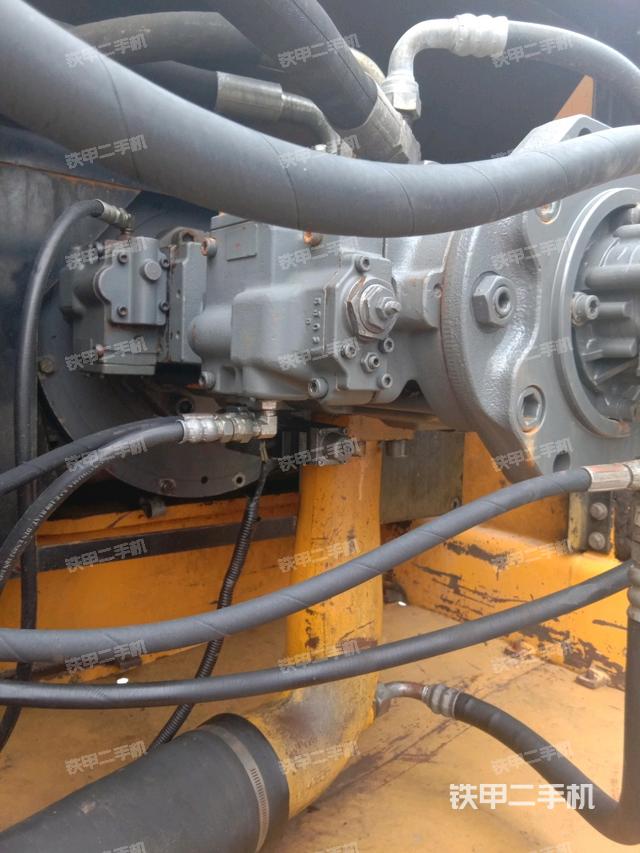 液压泵斜45 左（大件舱室）