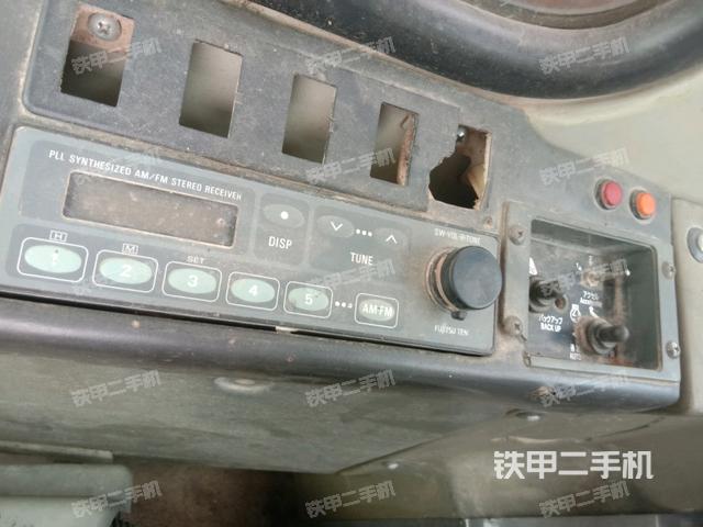 座椅左侧控制台/音响/含左手柄（驾驶室部分）