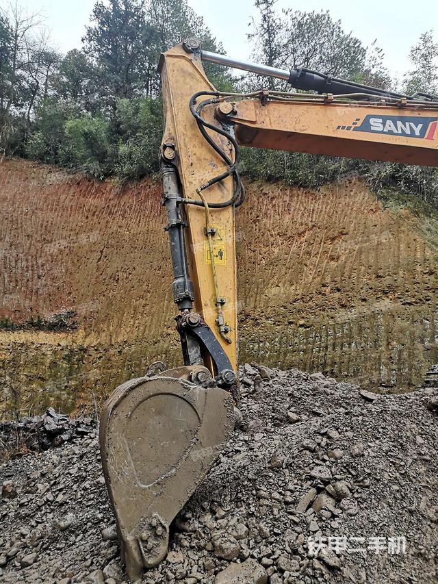 小臂整体左后（工作和回转装置）