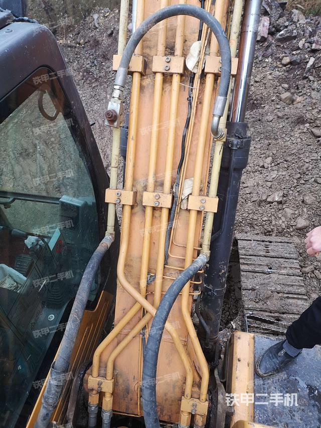 大臂背部俯视（工作和回转装置）