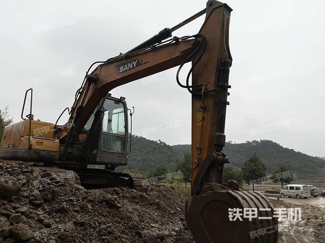 大臂整体 右侧（工作和回转装置）