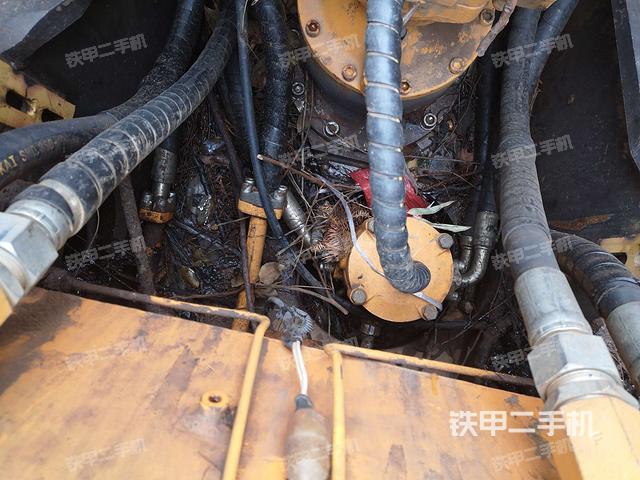 中央回转接头特写（上车部件）