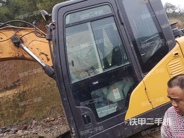 驾驶室左前45度（驾驶室部分）