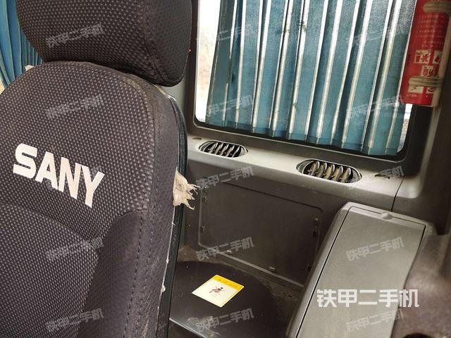 座椅后部（驾驶室部分）