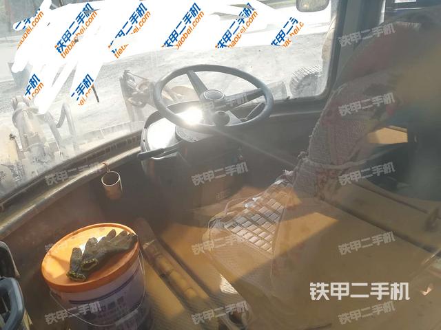 驾驶室内部（驾驶室部分）