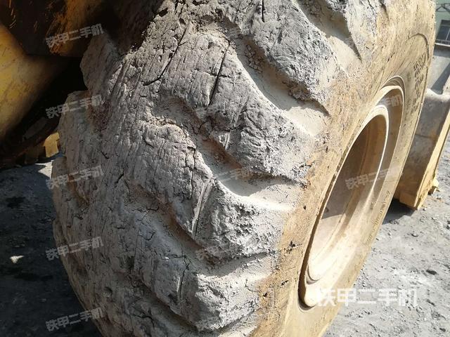 左前轮（行走机构）