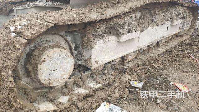 右侧履带整体（行走机构）