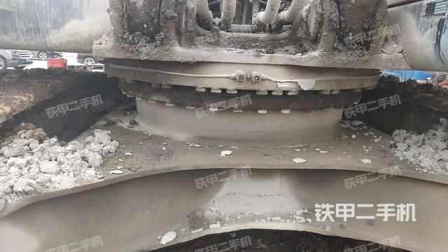 转盘和下车架正前（工作和回转装置）