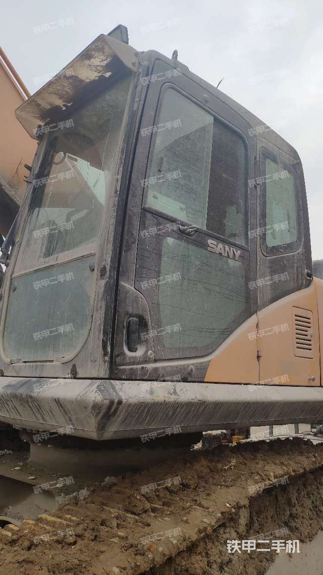 驾驶室左前45度（驾驶室部分）