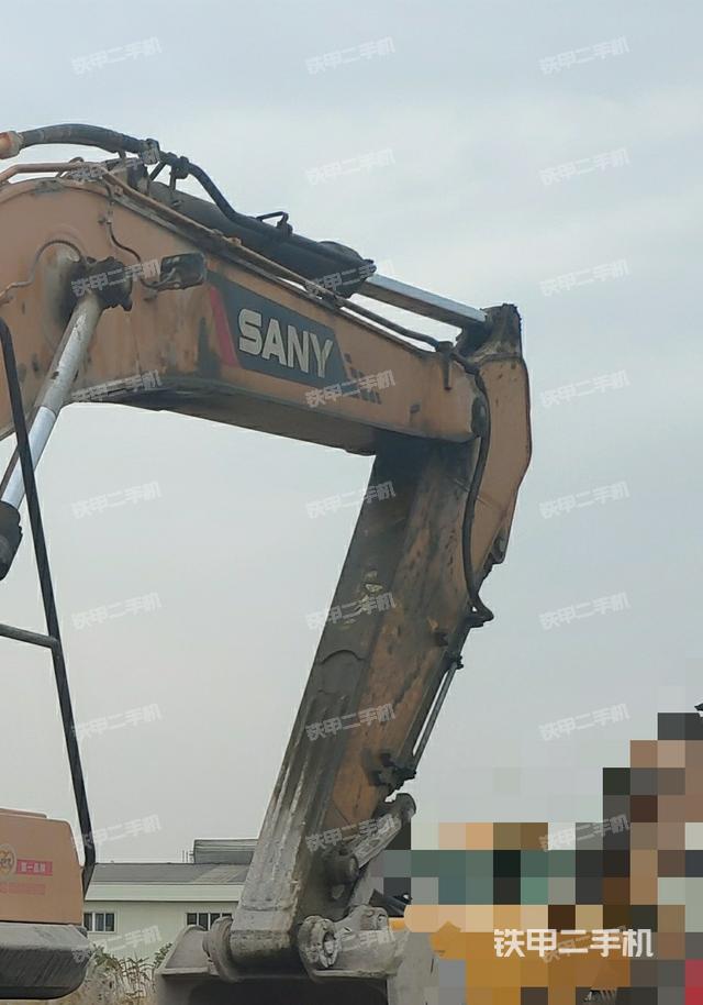 小臂整体右前（工作和回转装置）