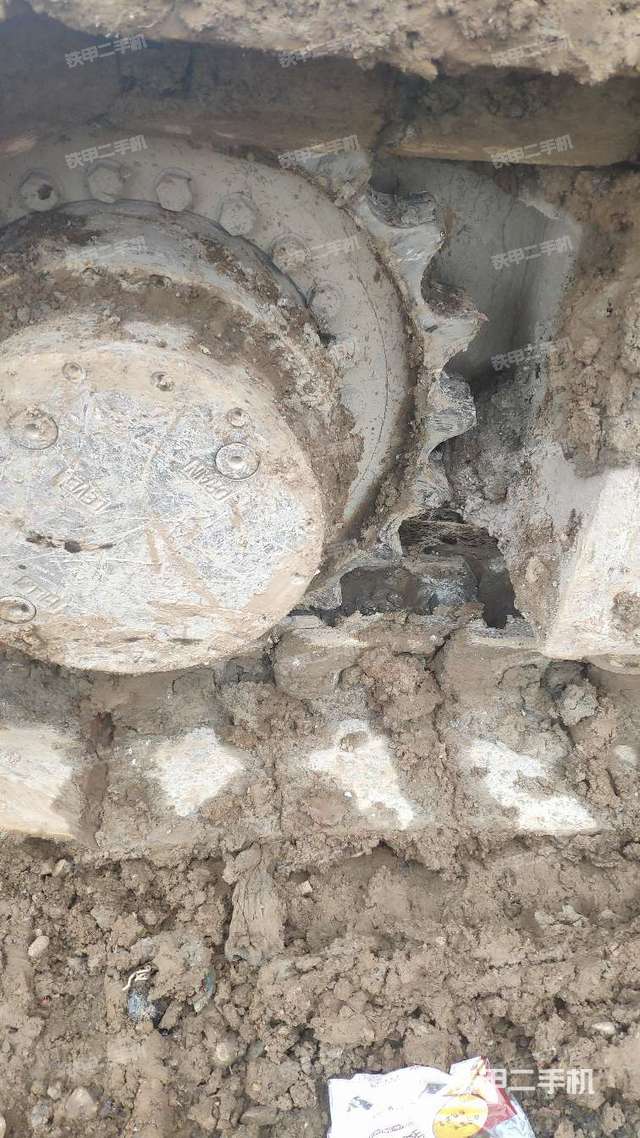 右驱动轮（行走机构）