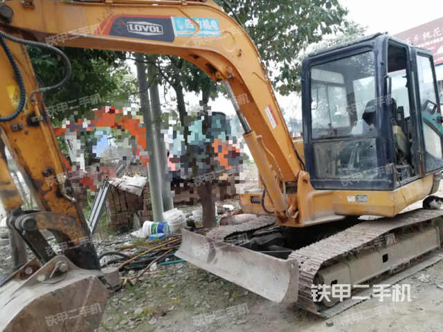 雷沃重工FR65V8挖掘机